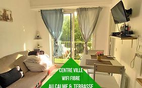 Au petit repère palois -studio - centre ville-balcon-WIFI FIBRE